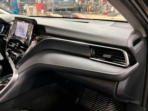 Certified 2023 Toyota Camry SE image 17