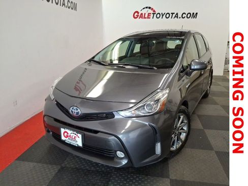 Used 2017 Toyota Prius V Five w/ Advanced Technology Package FWD image 2