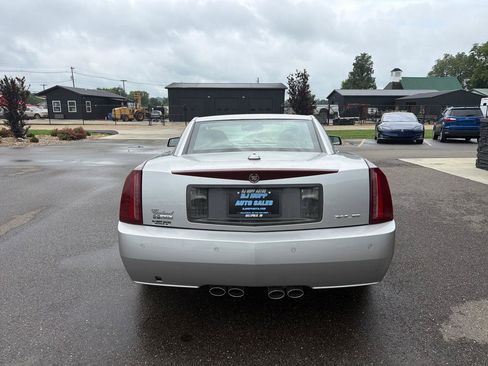 Used 2005 Cadillac XLR RWD image 5
