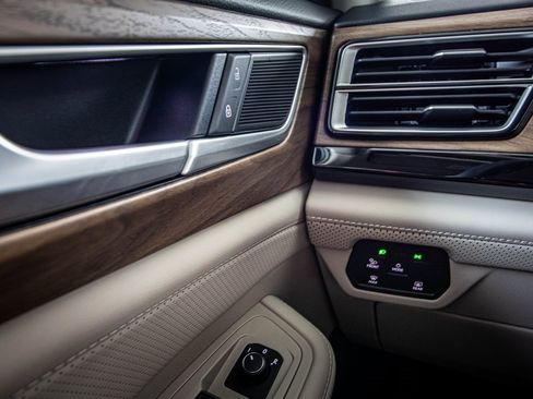 New 2026 Volkswagen Atlas SE image 31