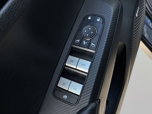 Used 2025 Mitsubishi Outlander SE FWD image 12