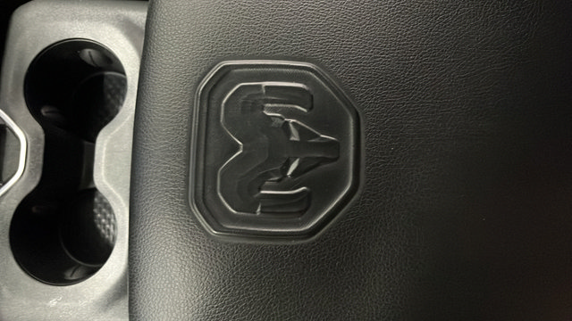 Used 2022 RAM 1500 Laramie AWD/4WD image 19