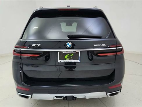 Used 2025 BMW X7 xDrive40i w/ Executive Package image 5