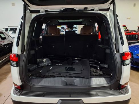 Used 2024 Lexus GX 550 w/ Accessory Package (2T) AWD/4WD image 20