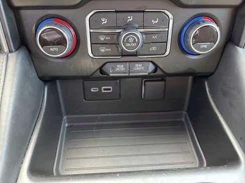 Used 2022 Chevrolet Suburban LS AWD/4WD image 26