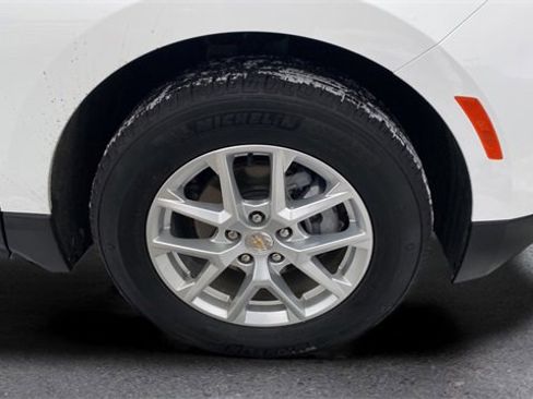 Used 2023 Chevrolet Equinox LT image 18