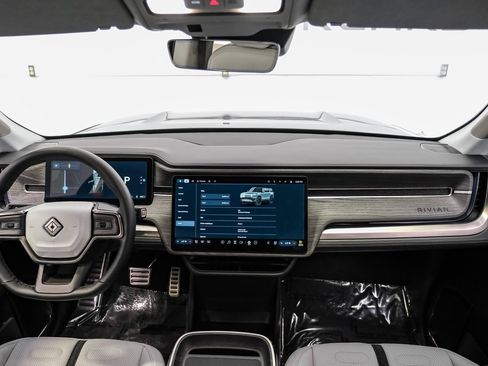 Used 2023 Rivian R1S Adventure image 14