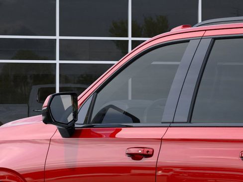 New 2026 Chevrolet Suburban RST image 38