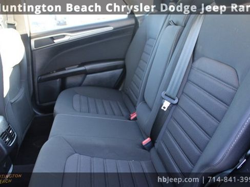 Used 2020 Ford Fusion SE image 35