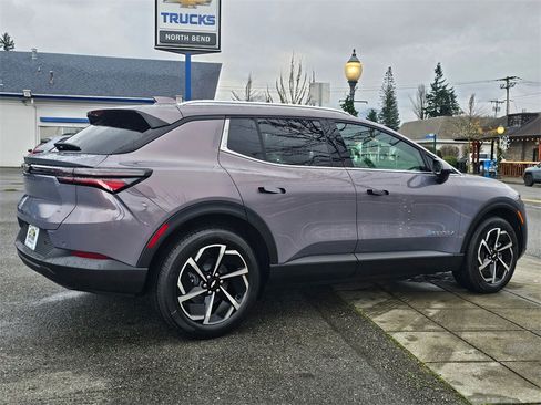 New 2026 Chevrolet Equinox EV LT image 5