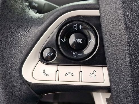 Used 2018 Toyota Prius Prime Premium image 21