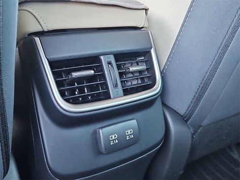 Used 2022 Subaru Legacy Premium image 29