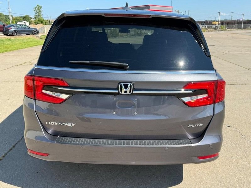 Used 2023 Honda Odyssey Elite image 4
