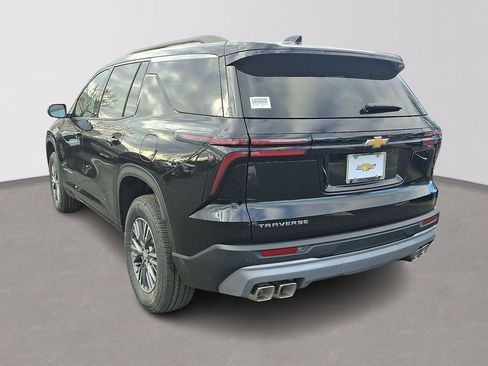 New 2026 Chevrolet Traverse LT image 3