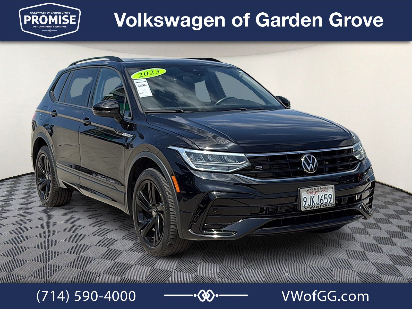 Used 2023 Volkswagen Tiguan SE R-Line FWD image 2