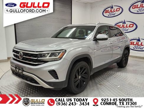 Used 2022 Volkswagen Atlas Cross Sport SE image 3
