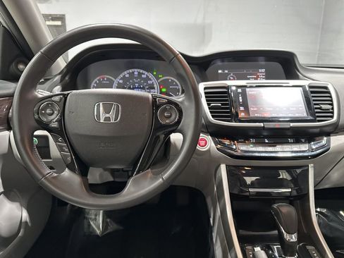 Used 2017 Honda Accord EX-L image 8