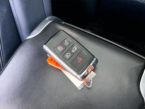 Used 2020 Land Rover Range Rover Sport HST image 11