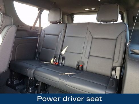 Used 2025 GMC Yukon XL Denali image 15