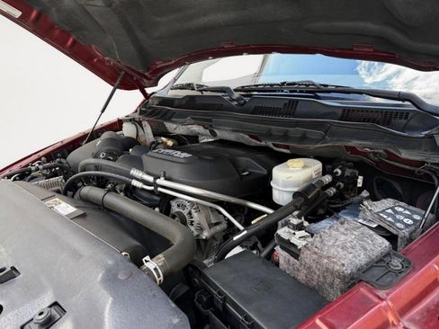 Used 2018 RAM 2500 SLT w/ Luxury Group image 30