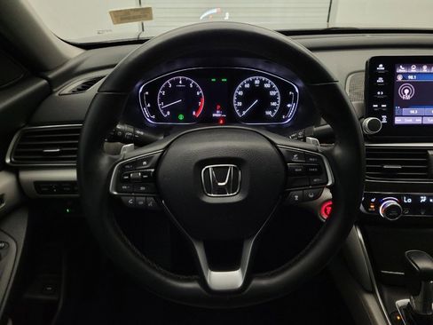 Used 2018 Honda Accord Touring image 21