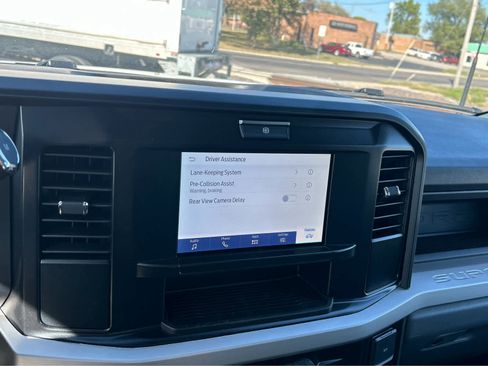 New 2025 Ford F550 4x4 Regular Cab Super Duty image 27