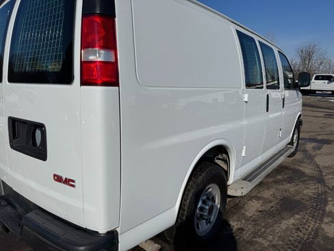 Used 2017 GMC Savana 2500 image 11