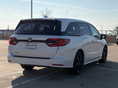 Used 2023 Honda Odyssey Sport image 9