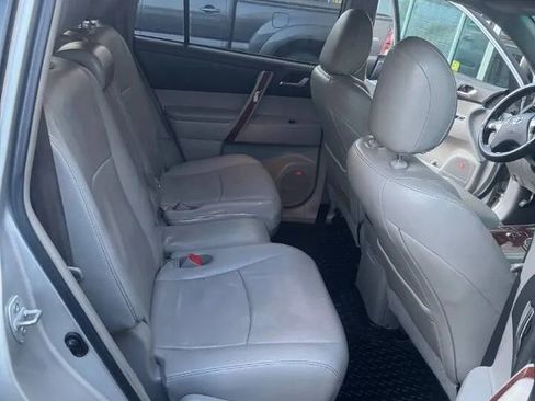 Used 2013 Toyota Highlander Limited image 7