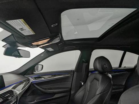 Used 2020 BMW 530i w/ Convenience Package image 16