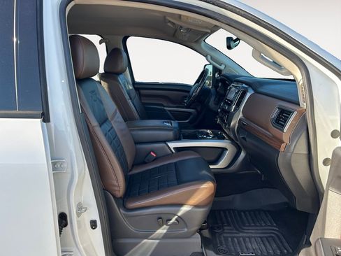 Used 2018 Nissan Titan Platinum Reserve w/ Platinum Utility Package image 10