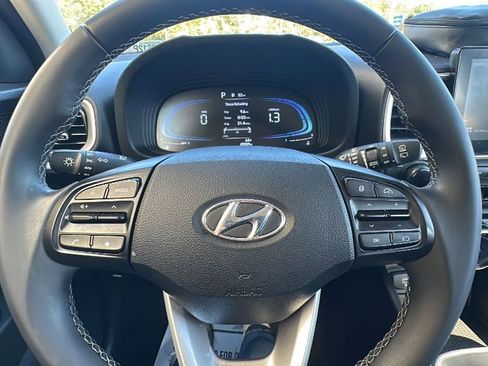 Used 2024 Hyundai Venue SEL image 27