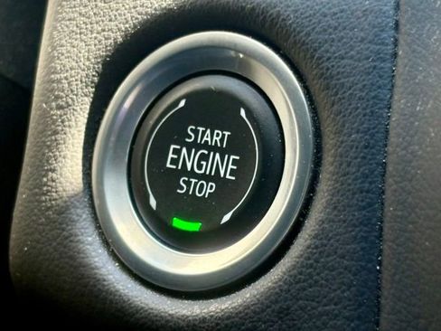 Used 2024 GMC Yukon SLT w/ SLT Luxury Package AWD/4WD image 21