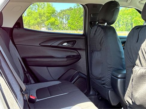 Used 2023 Chevrolet TrailBlazer LT FWD image 9