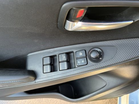 Used 2018 Toyota Yaris iA image 9