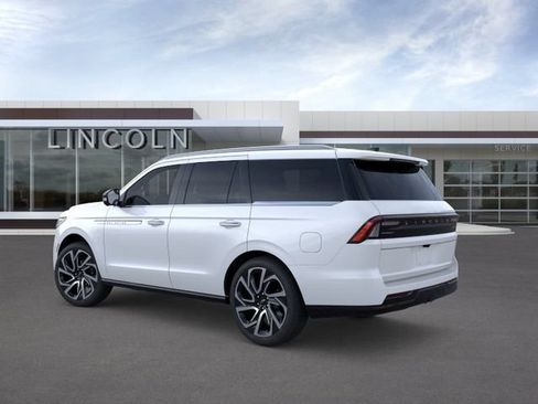 New 2026 Lincoln Navigator Reserve AWD/4WD image 4