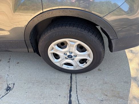 Used 2019 Ford Escape S image 8