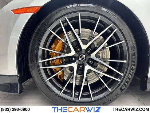 Used 2023 Nissan GT-R Premium w/ Premium Interior Package image 13