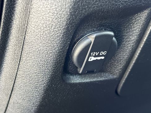 Used 2024 RAM 1500 Classic SLT AWD/4WD image 41