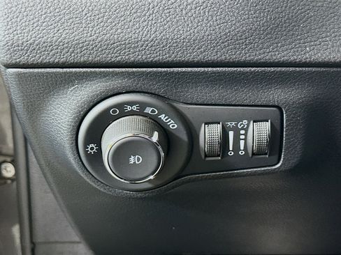 Used 2021 Jeep Compass Latitude w/ Sun and Sound Group AWD/4WD image 16