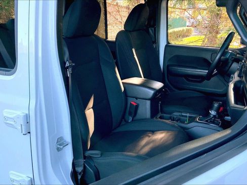 Used 2020 Jeep Gladiator Sport w/ Quick Order Package 24S AWD/4WD image 6
