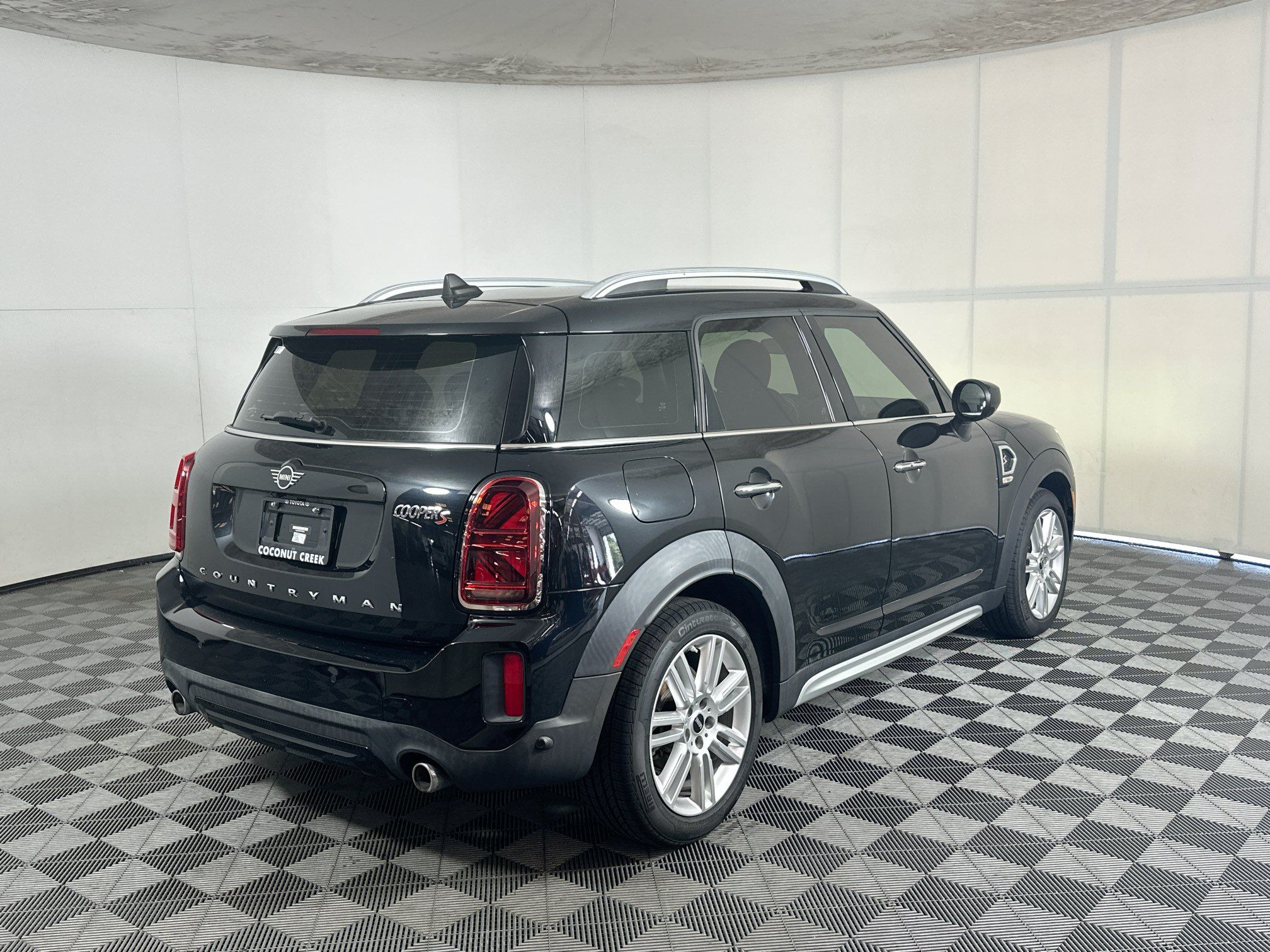 Used 2023 MINI Cooper Countryman S FWD image 3
