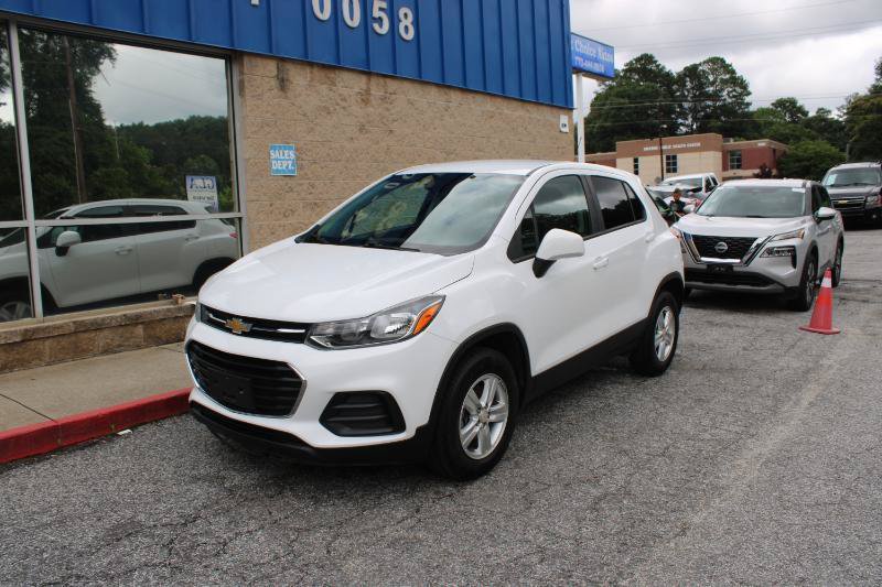 Used 2022 Chevrolet Trax LS w/ Tint and Cruise Package AWD/4WD image 3