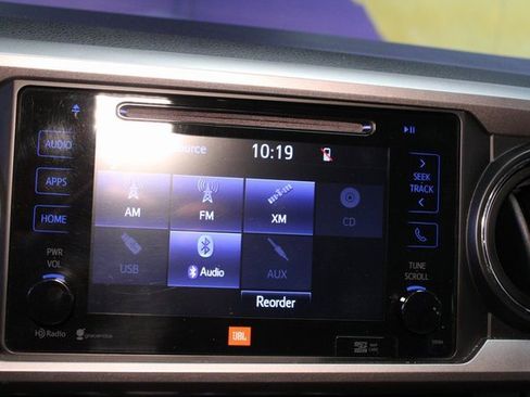 Used 2016 Toyota Tacoma Limited image 23