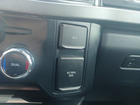 Used 2024 Ford F250 Platinum image 38