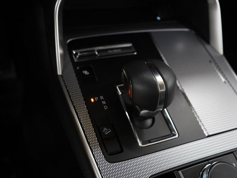 Certified 2025 MAZDA CX-70 Plug-In Hybrid w/ Premium Pkg image 24