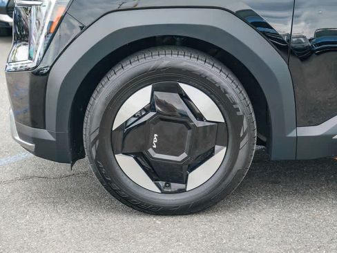 Certified 2024 Kia EV9 Wind AWD/4WD image 10