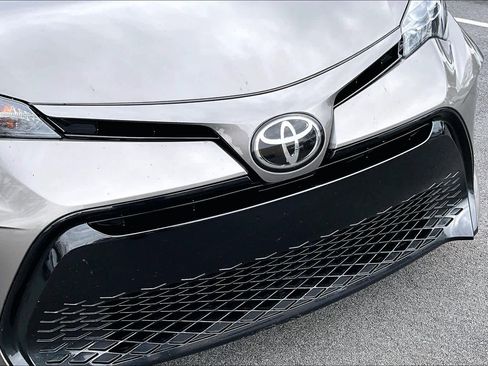 Used 2017 Toyota Corolla SE image 29