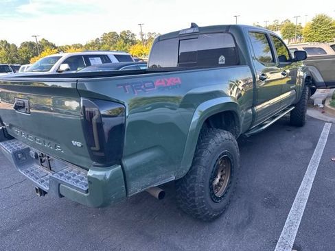 Used 2022 Toyota Tacoma TRD Sport w/ Technology Package AWD/4WD image 3