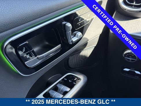 Used 2025 Mercedes-Benz GLC 300 image 22